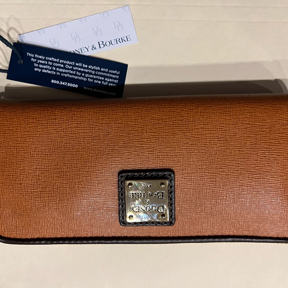 Dooney & Bourke wallet